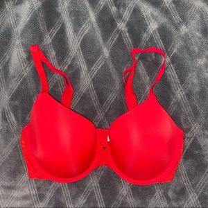 Brand New Never Worn! Victoria’s Secret T-Shirt Lightly Lined Demi Bra in 34D